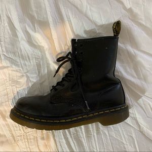 black 1460 8 eye doc martens